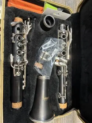 Selmer - CL301 Student Bb Clarinet 2